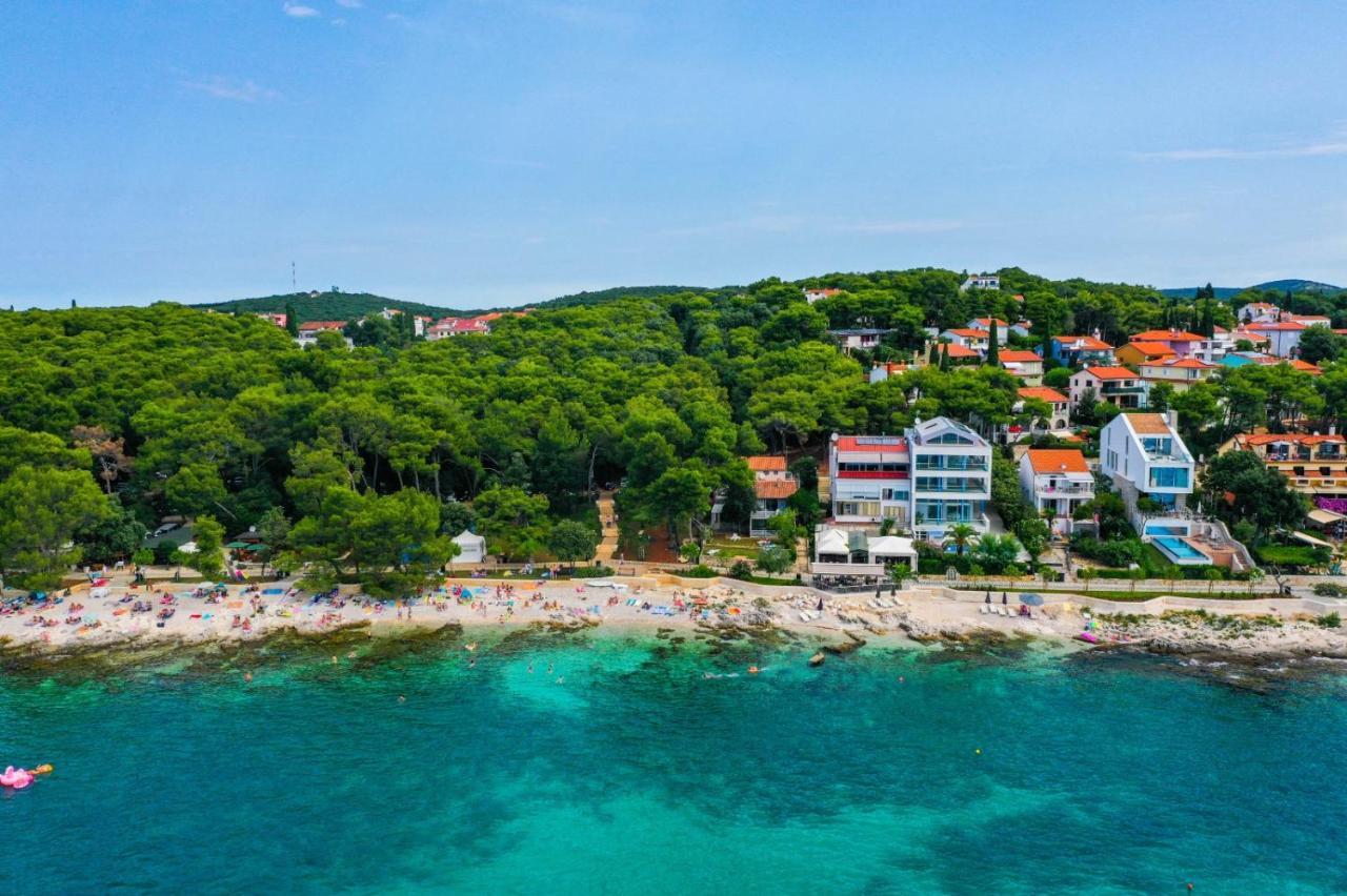 Al Mare Apartments Ровинь Экстерьер фото
