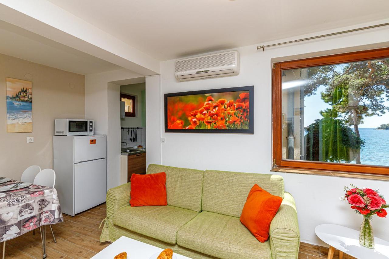 Al Mare Apartments Ровинь Экстерьер фото