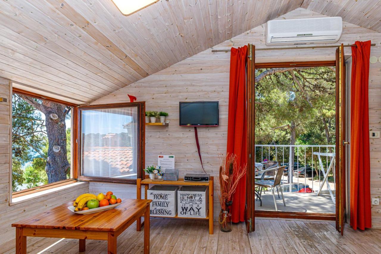 Al Mare Apartments Ровинь Экстерьер фото