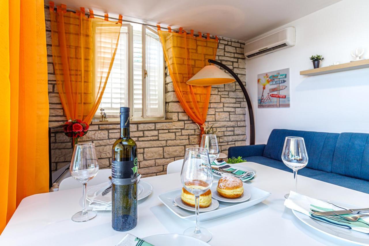 Al Mare Apartments Ровинь Экстерьер фото