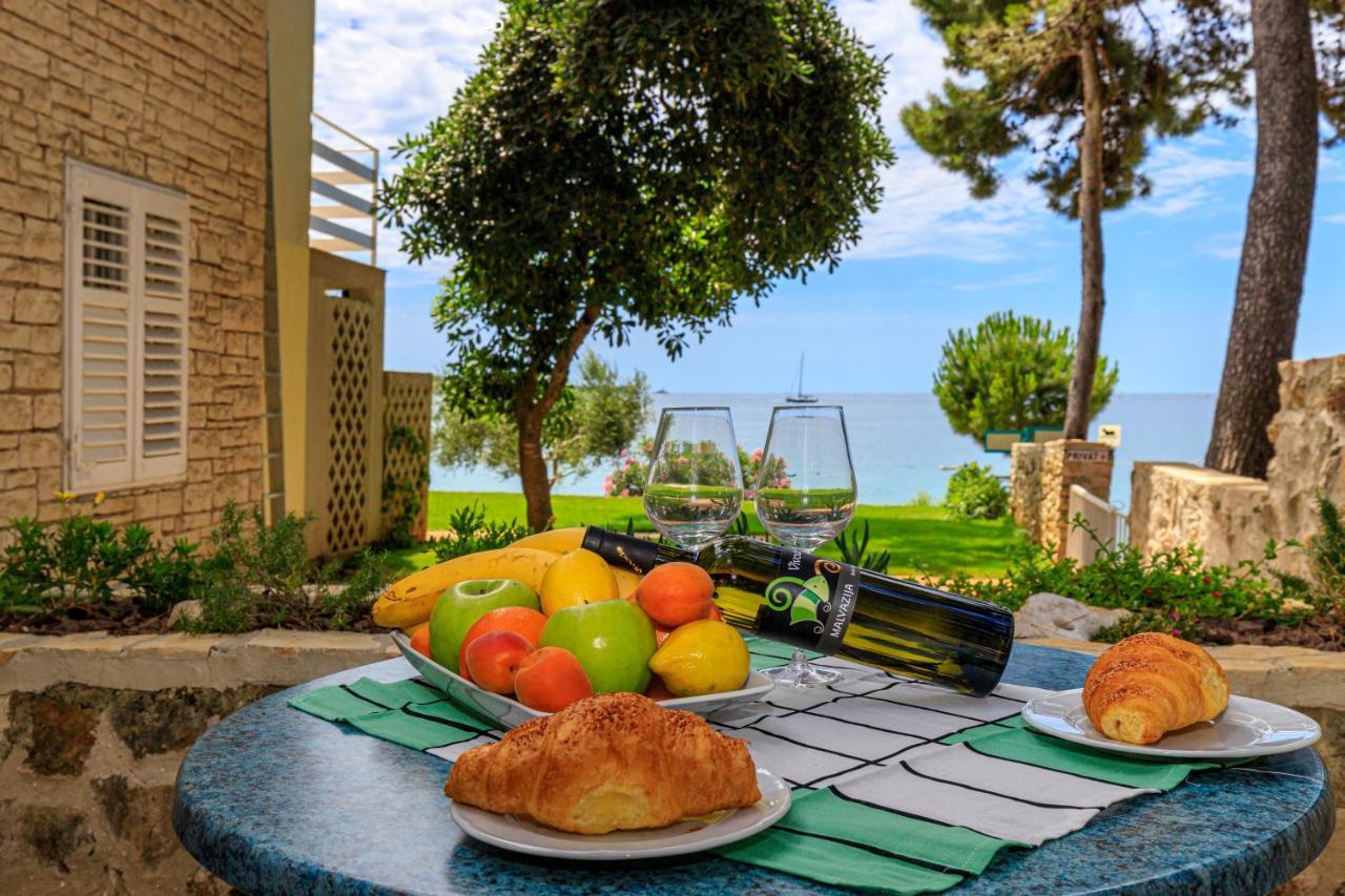 Al Mare Apartments Ровинь Экстерьер фото