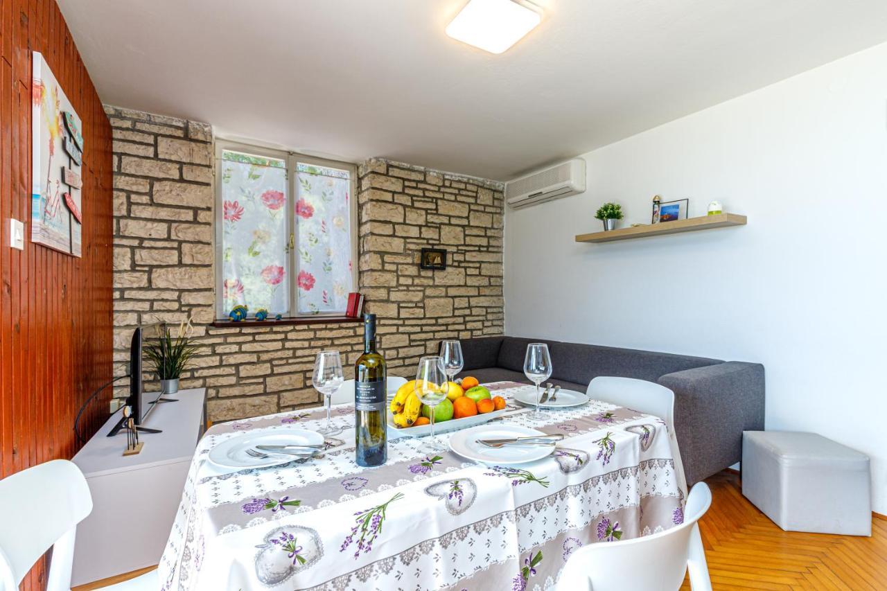 Al Mare Apartments Ровинь Экстерьер фото