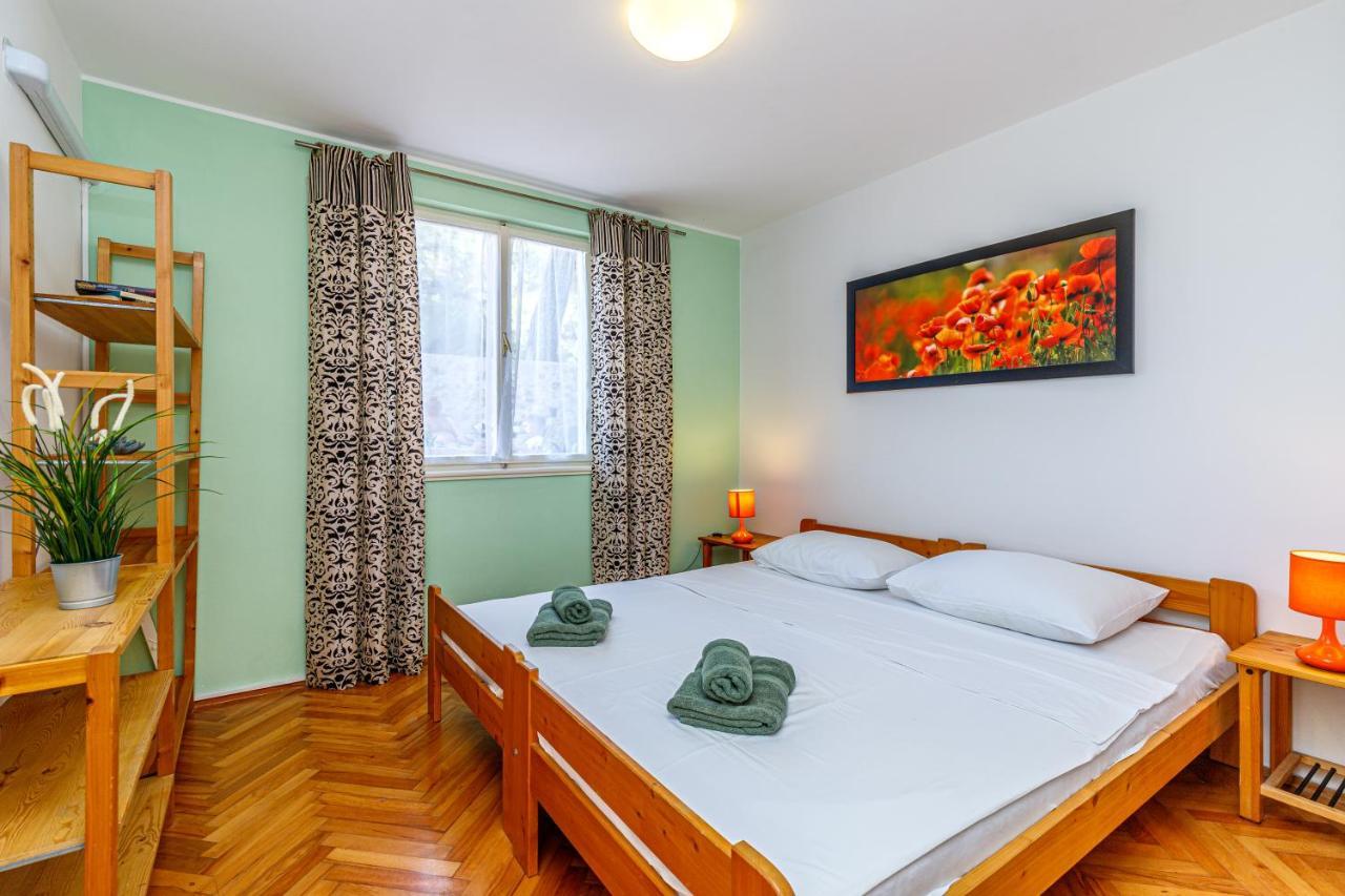 Al Mare Apartments Ровинь Экстерьер фото